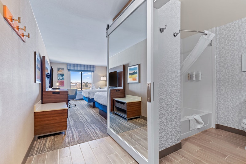 Hampton Inn & Suites Greeley 27/28