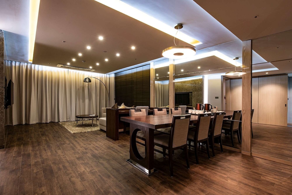 Ramada Suites by Wyndham Geoje 41/48