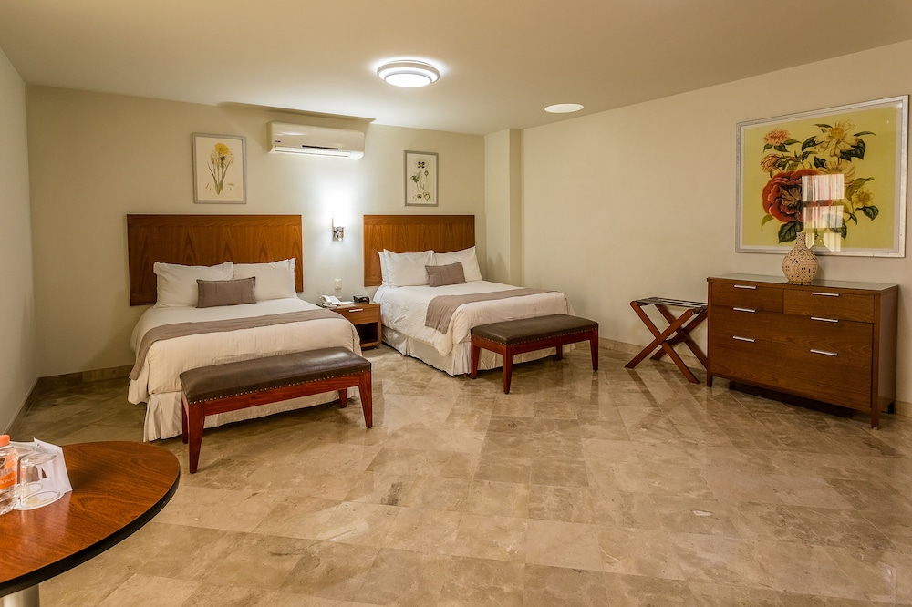 Hotel Parador de Alcalá 48/75