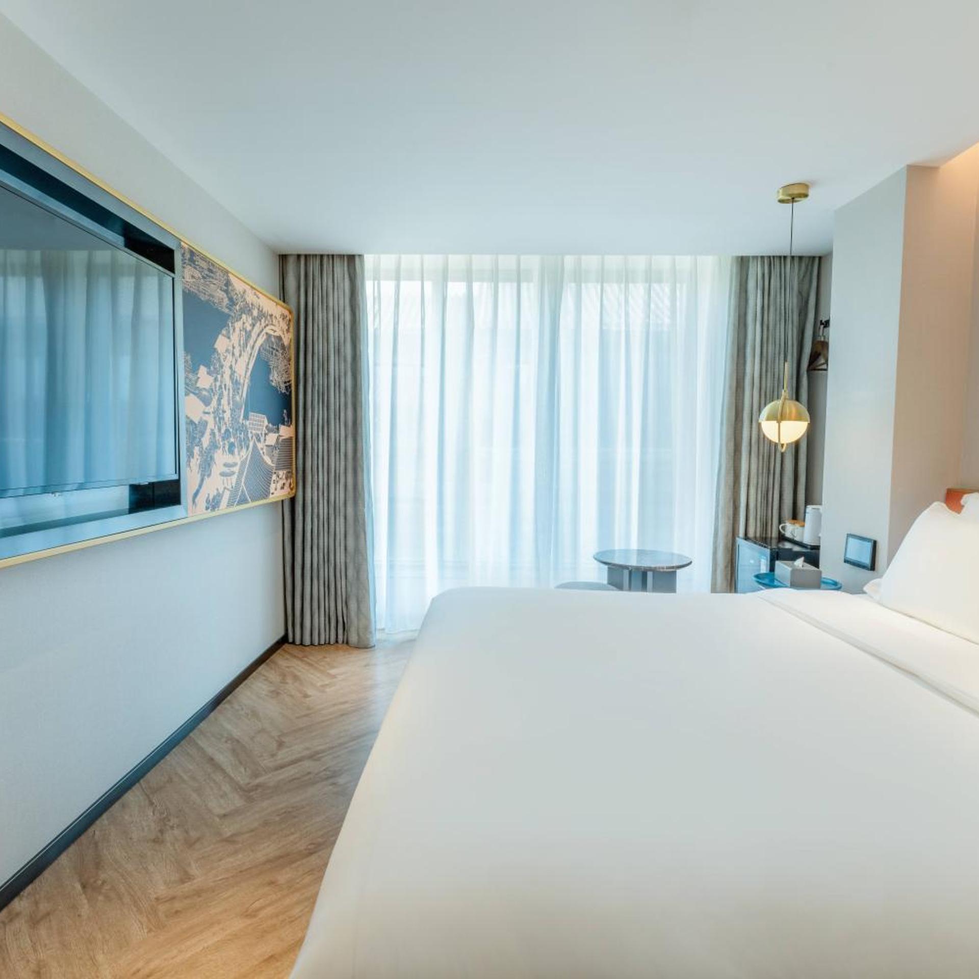 M Hotel (Beijing Tiananmen Square Qianmen Metro Station) 24/48