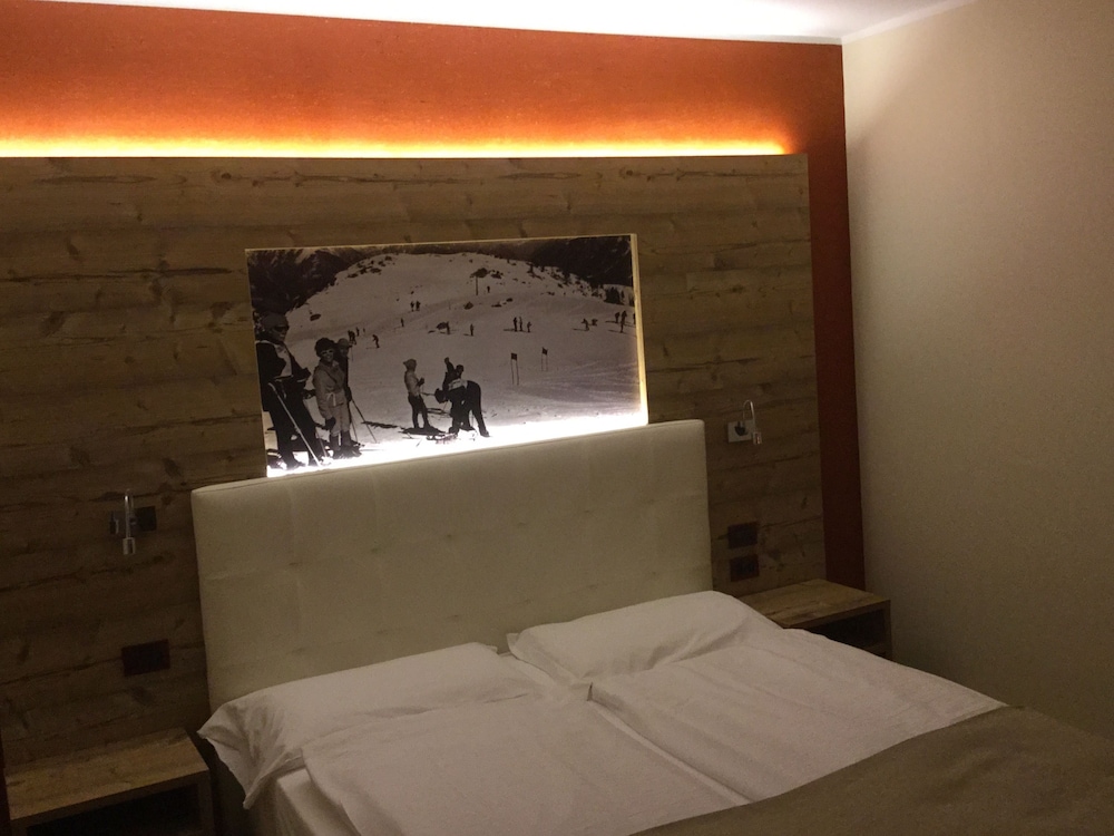 TEVINI DOLOMITES CHARMING HOTEL 10/56
