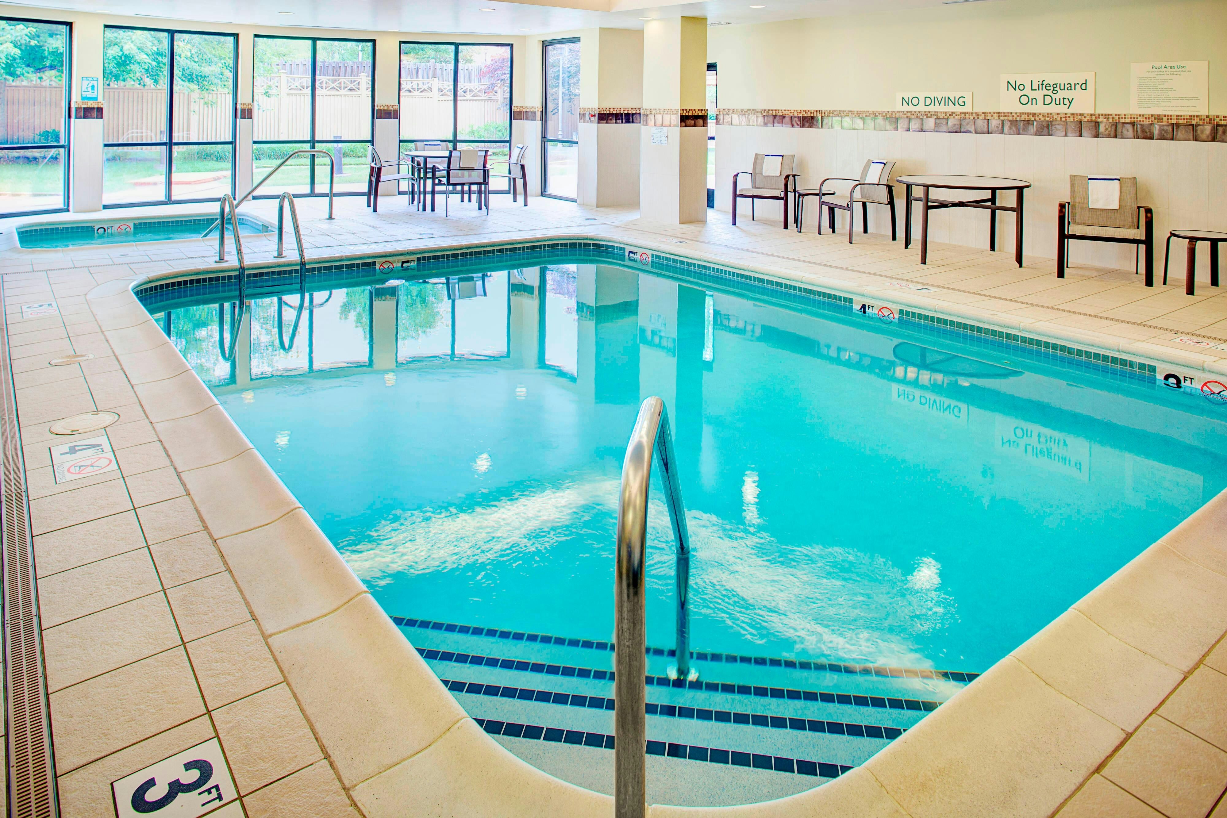 Courtyard By Marriott Roanoke Airport 16/39
