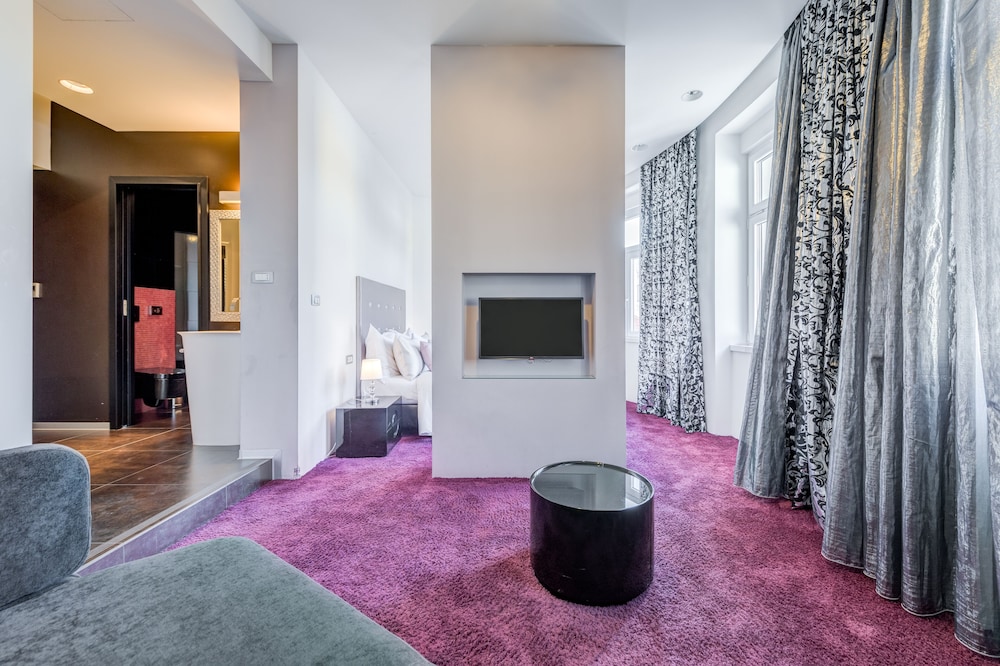 Starlight luxury rooms 39/50