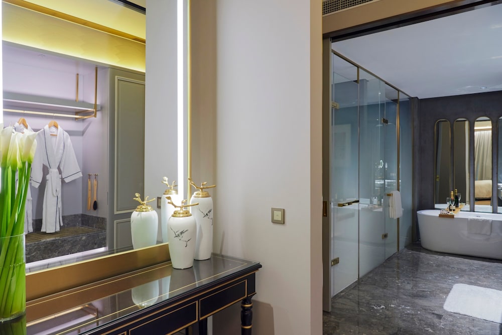 Sky Fortune Boutique Hotel Shanghai 15/33