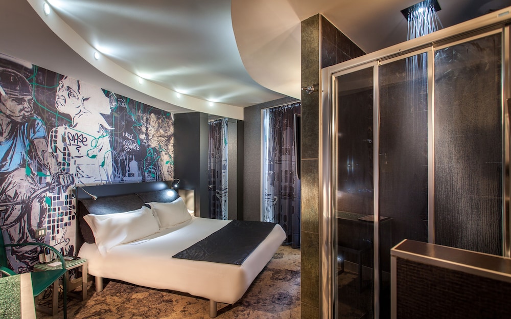 Apostrophe Hotel 23/45