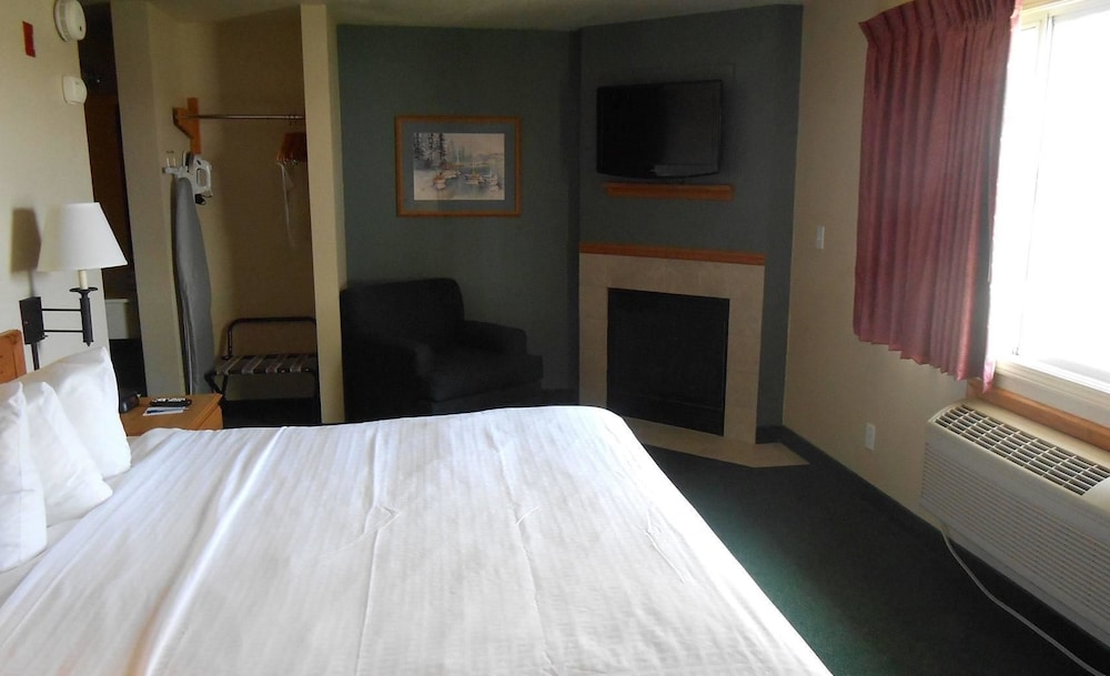 Americinn By Wyndham Oscoda Near Ausable River 24/40