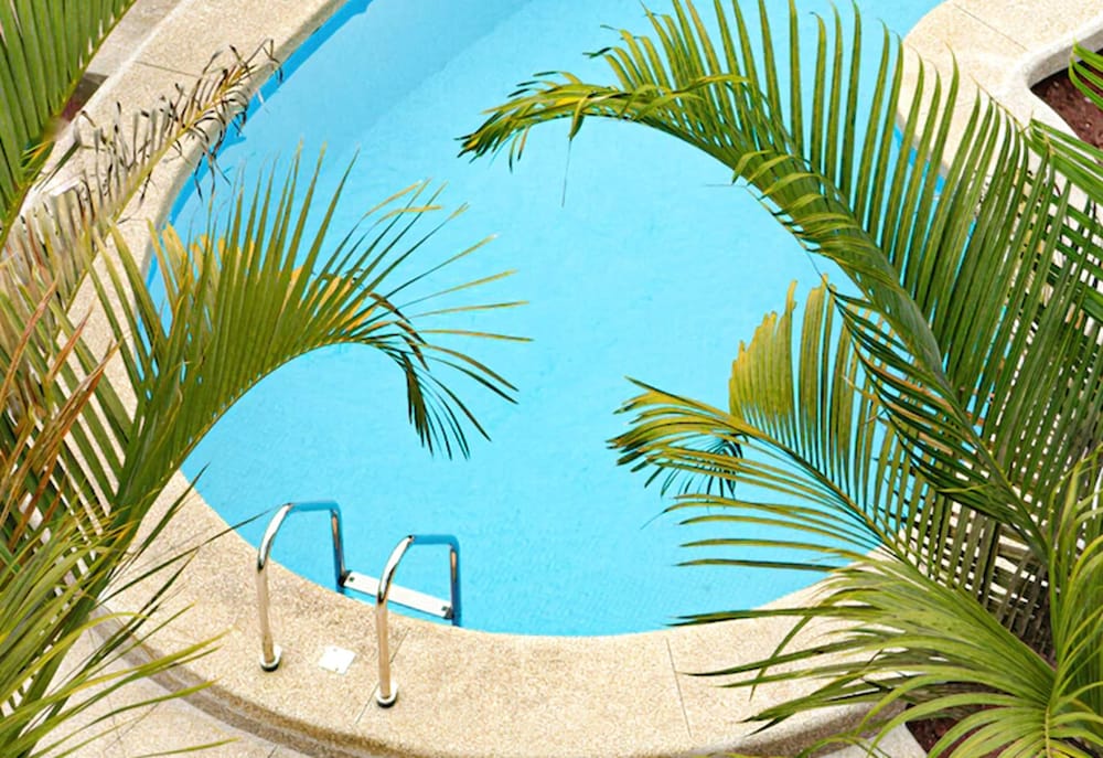 Twin Lodge Galapagos Hotel 59/68