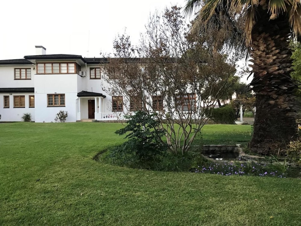 Dellville Country House & Cottages 39/50