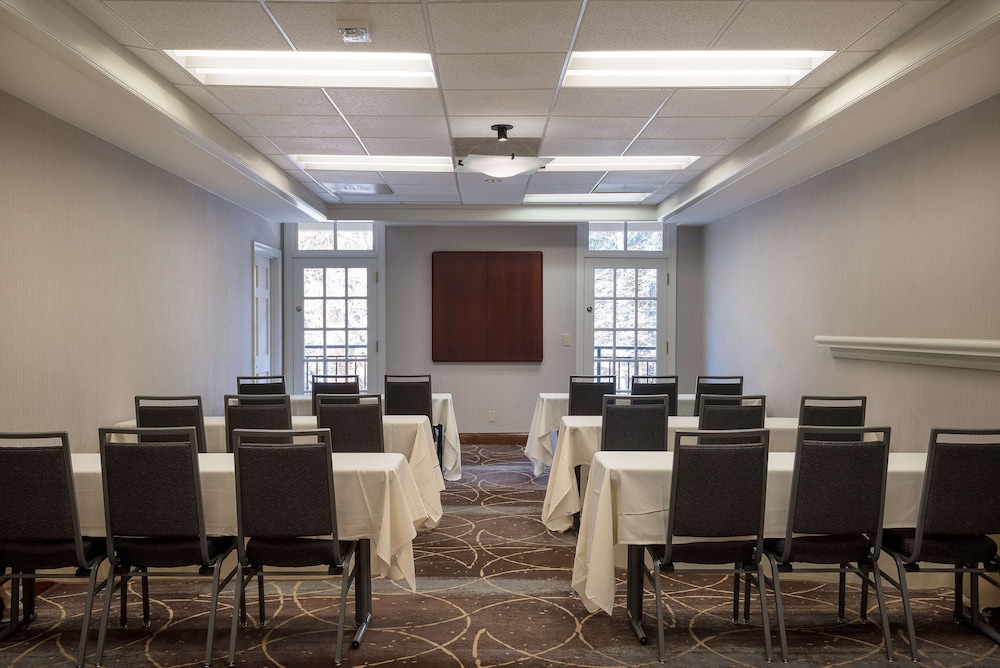 Homewood Suites By Hilton Raleigh Cary 49/64
