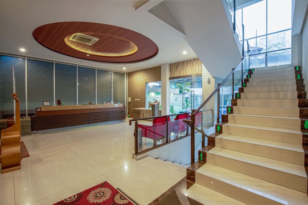Raffleshom Hotel 1/18
