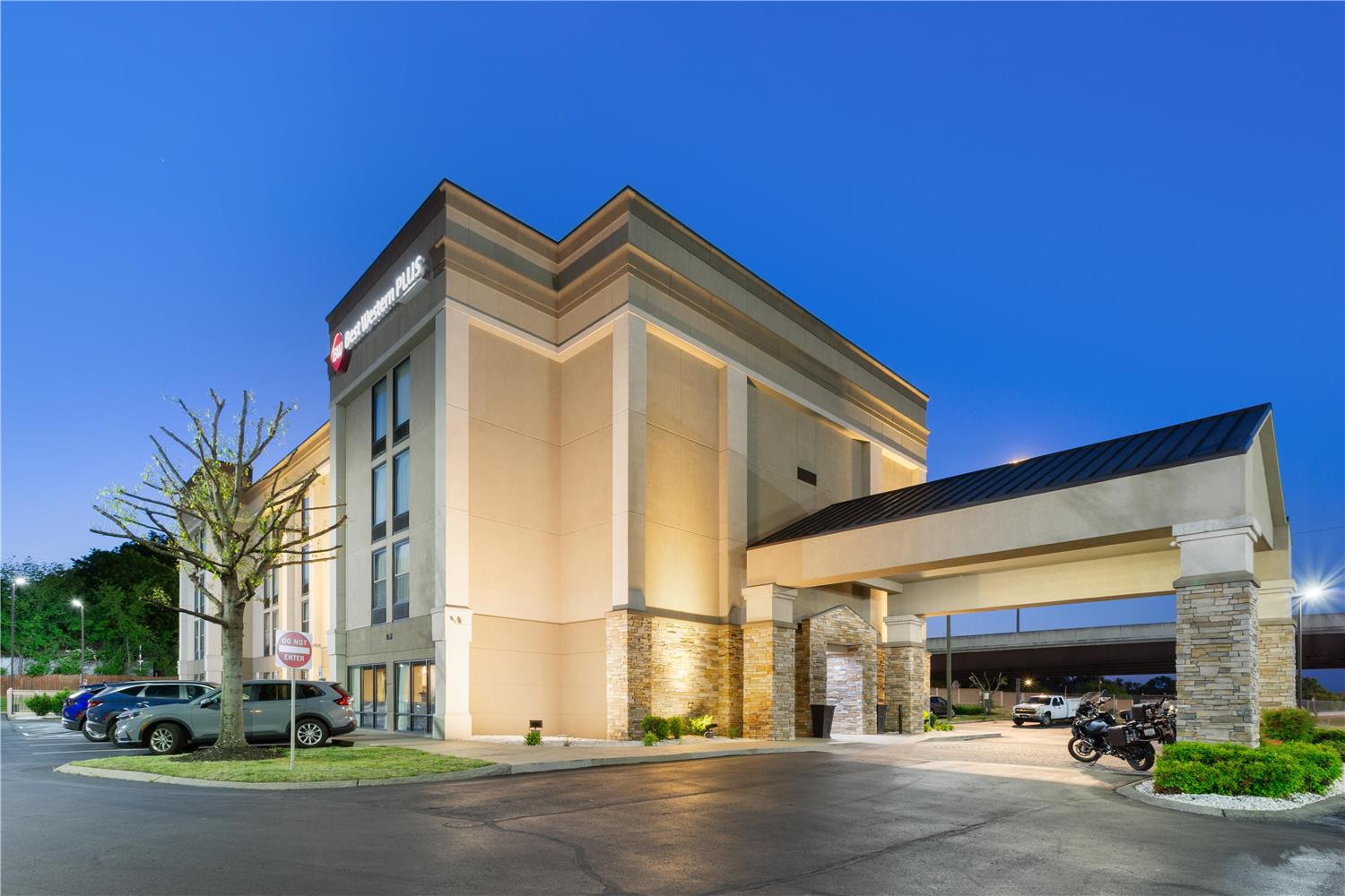 Best Western Plus Belle Meade Inn and Suites 27/30