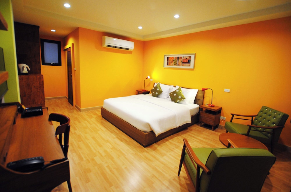 Focal Local Bed And Breakfast 18/50