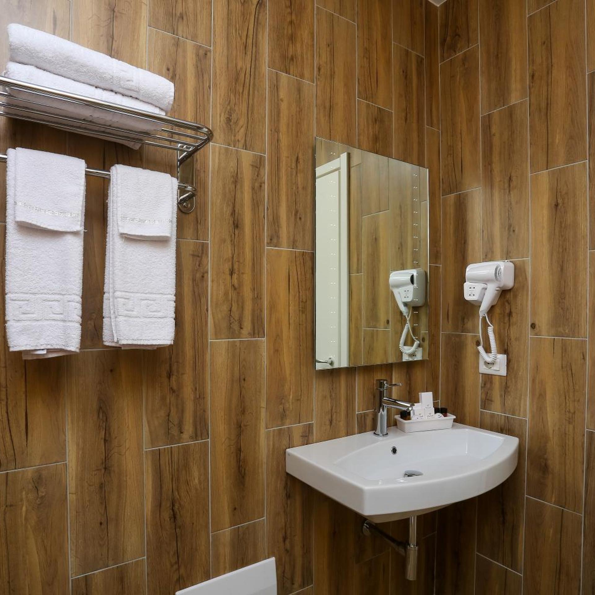 Emerald Boutique Hotel 44/47