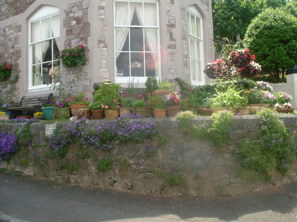 Ashleigh House 2/47