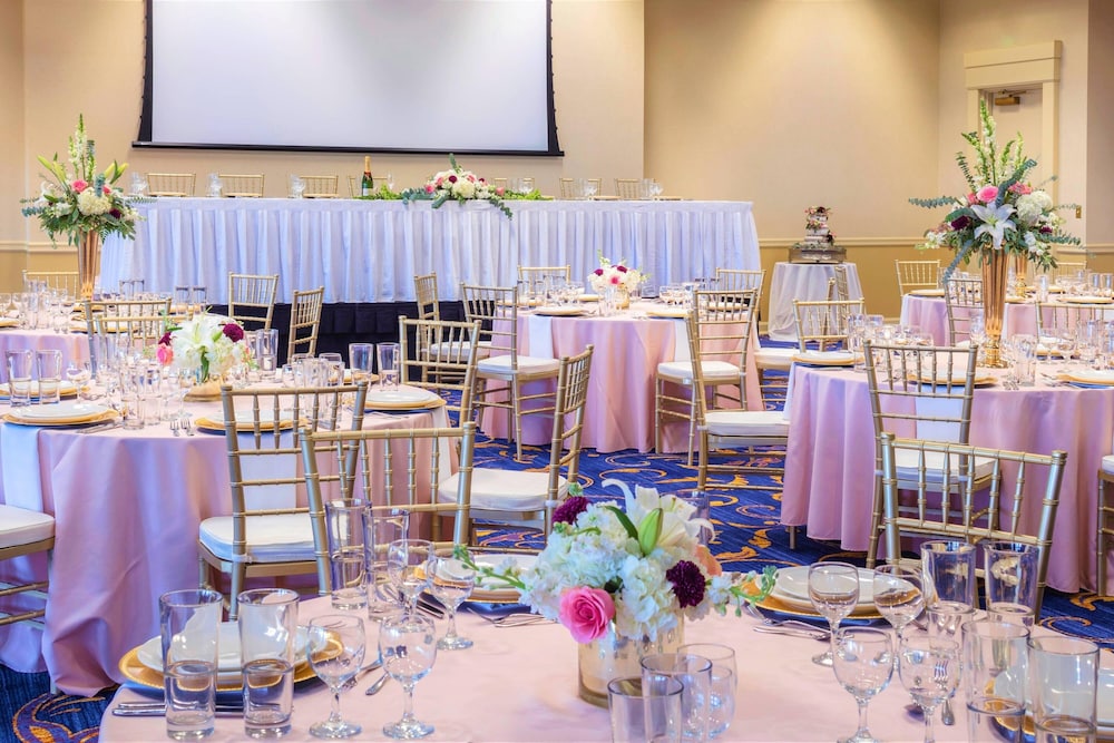 Renaissance Shoals Resort & Spa 32/33