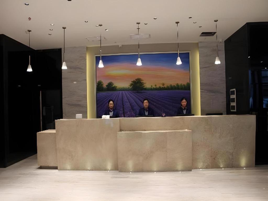 Lavande Hotel (Changsha High-speed Railway Station Shumuling) 5/41