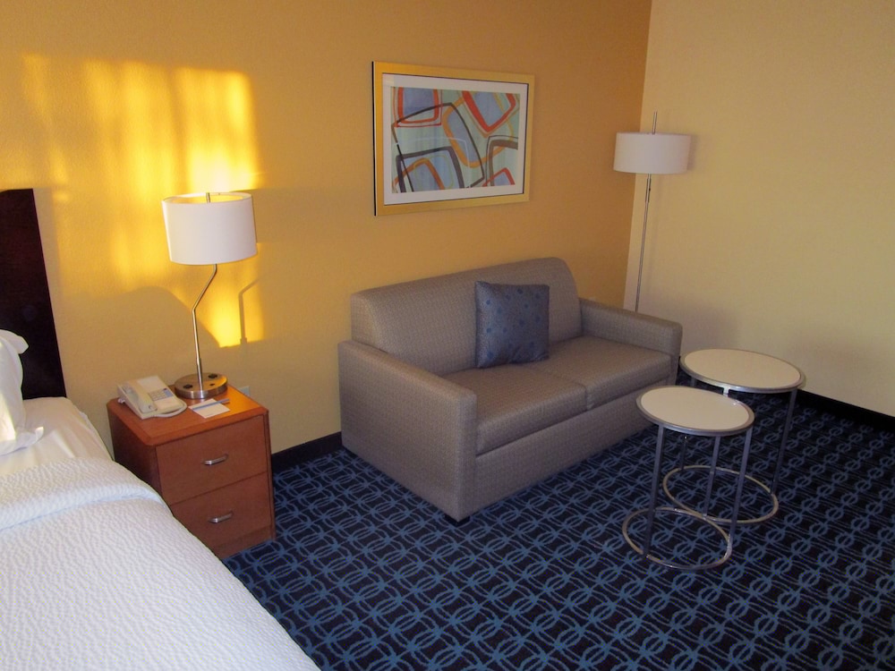 Fairfield Inn Suites Denver Tech Center South 25/33