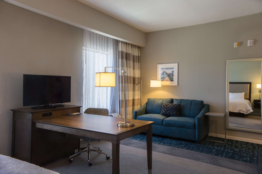 Hampton Inn Suites Charlotte Ballantyne Nc 52/74