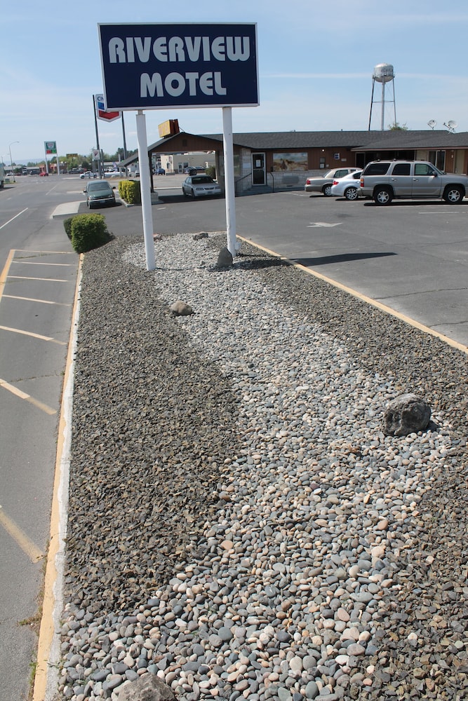 Americas Best Value Inn Boardman 3/12
