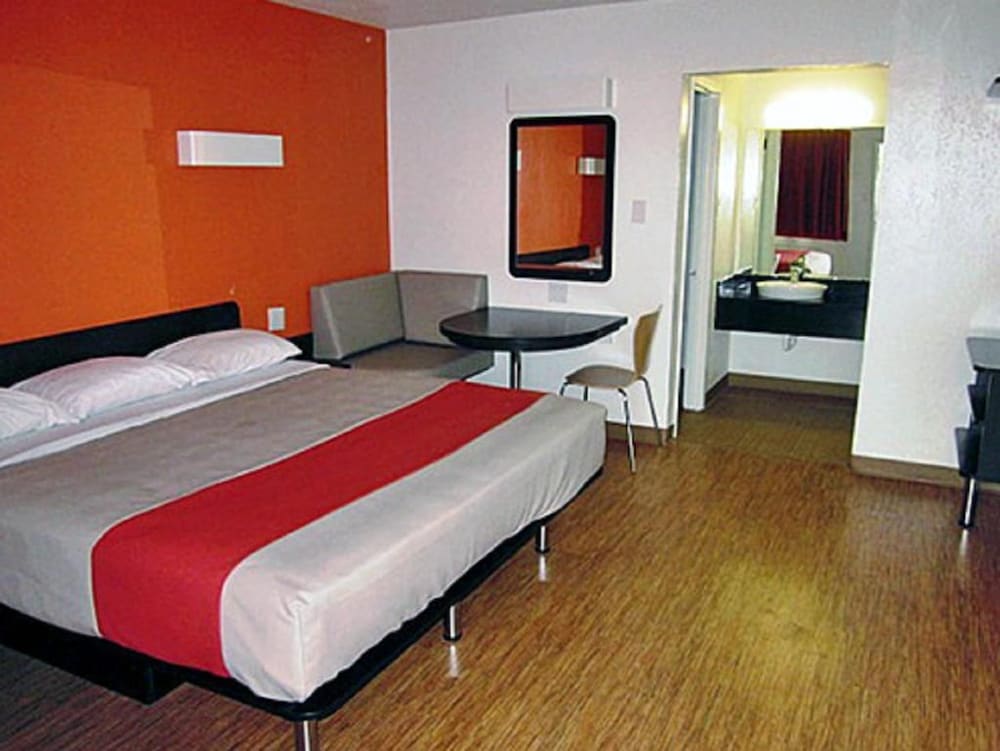 Motel6 Stephenville, TX 24/46