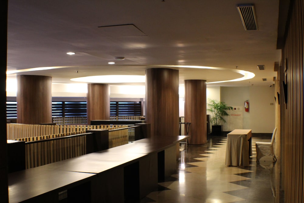 Hotel Santika Pandegiling 42/55