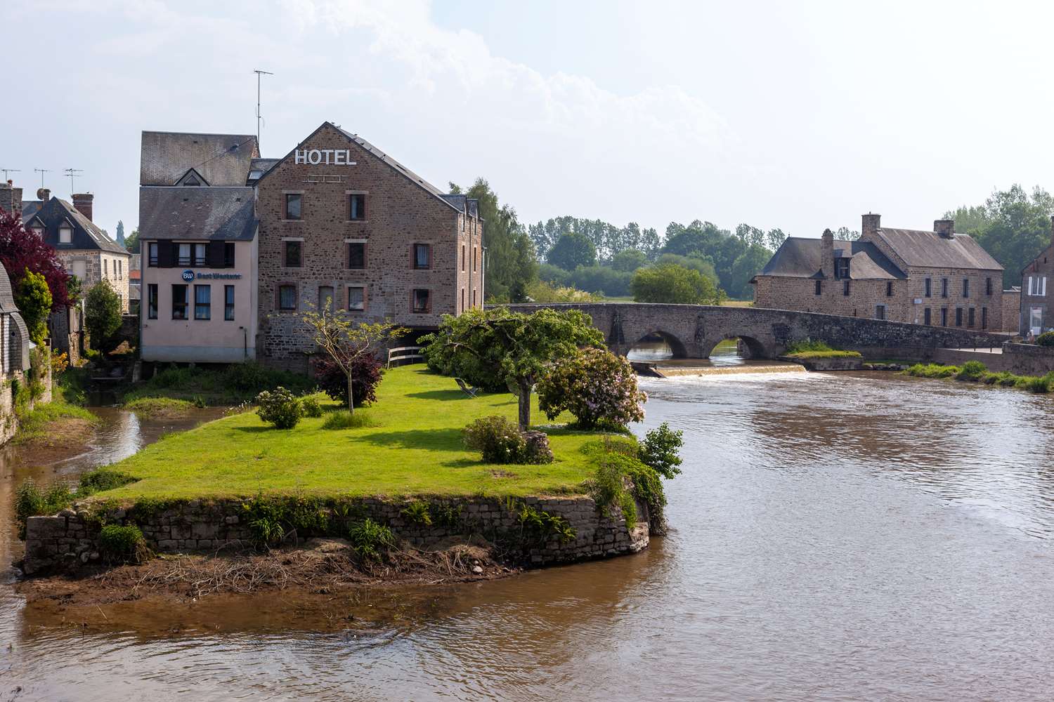 Best Western Le Moulin De Ducey 46/51