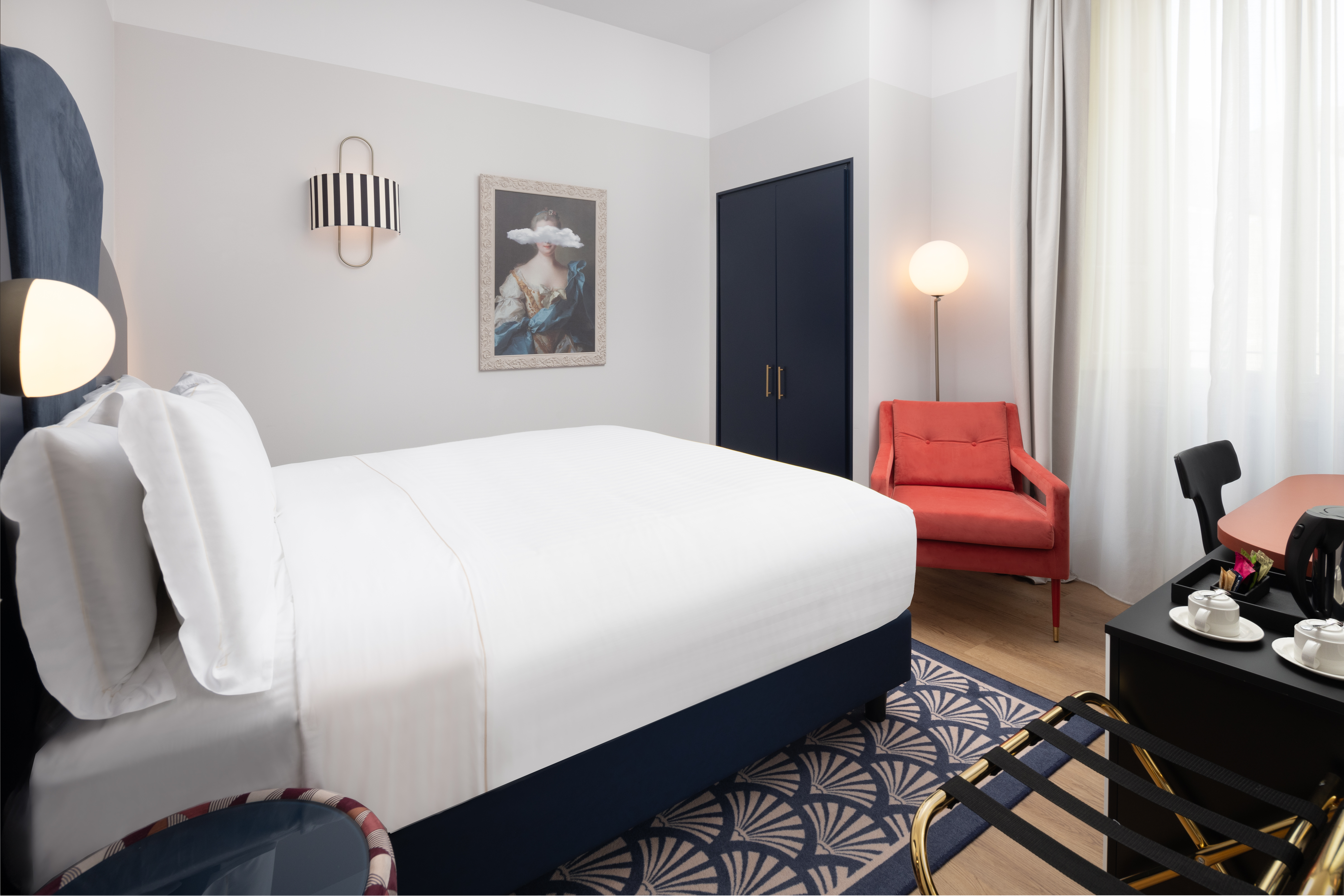 Classic, Single, Queen Bed