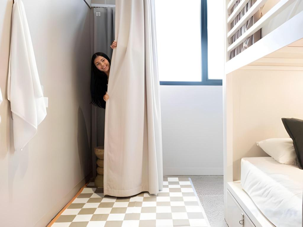 Private, Mixed Dorm, 4 Beds
