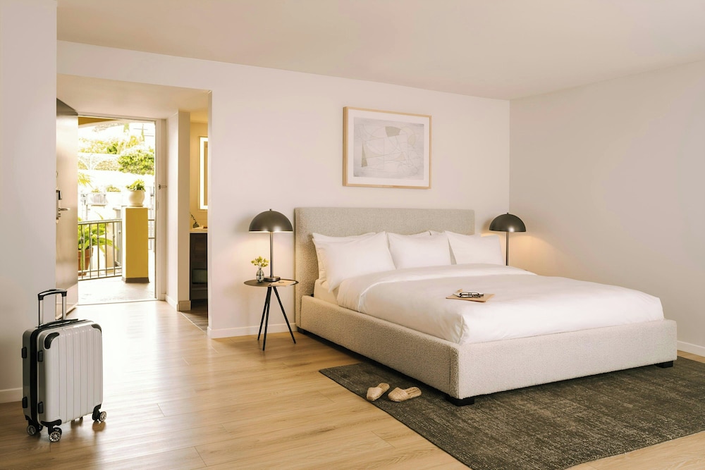 Laguna Brisas A Beach Hotel 13/50