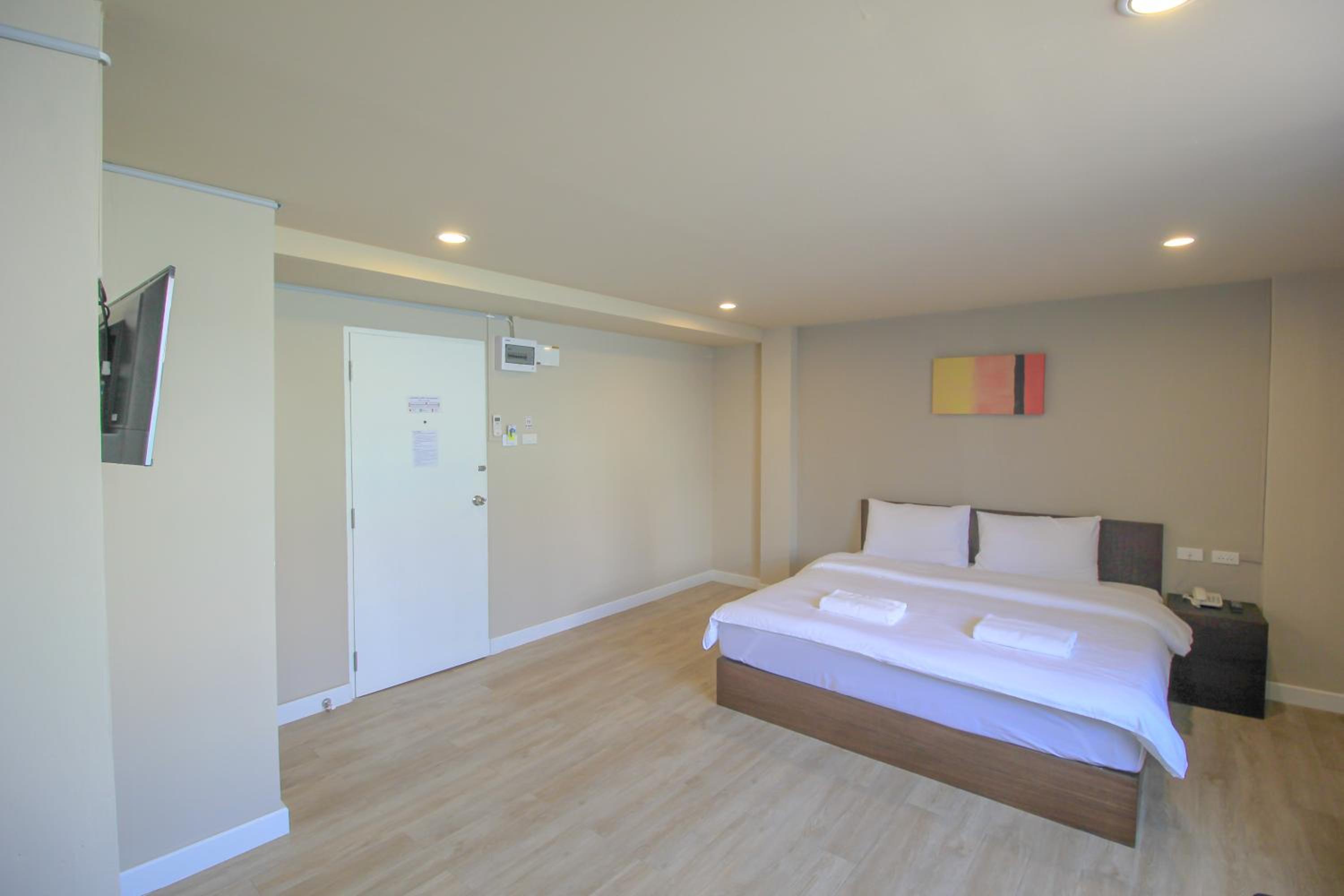 The Sea Bangsaen Hotel 20/48