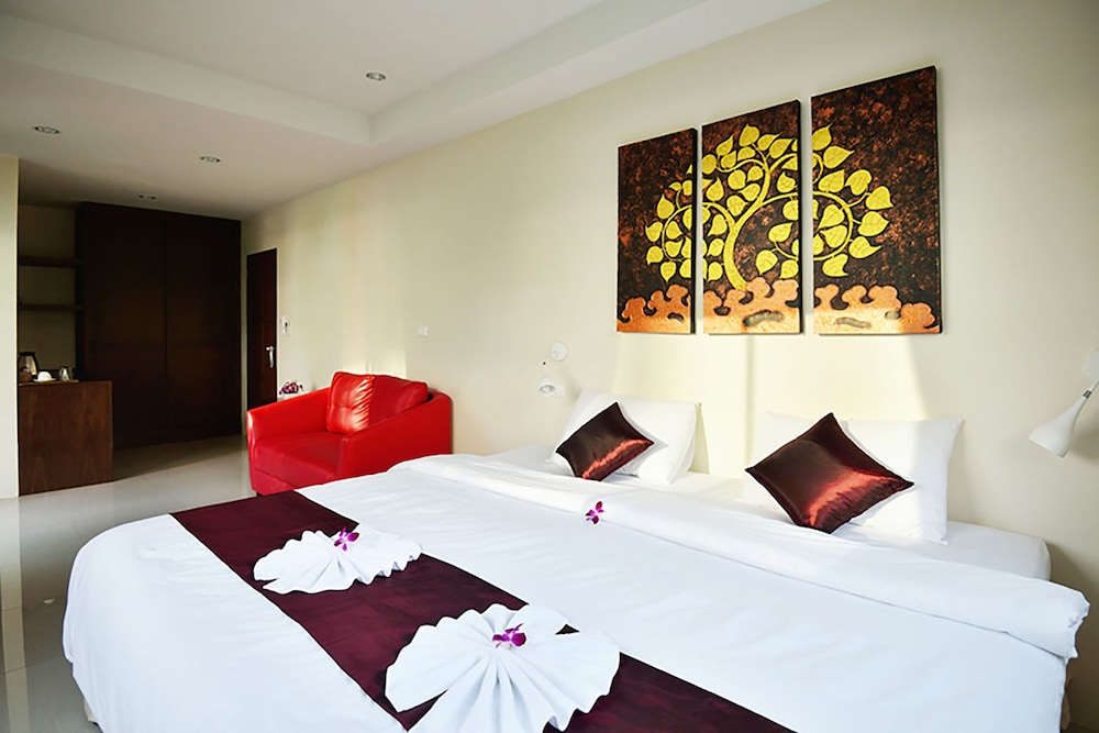 GRAND, DELUXE, DOUBLE OR TWIN BED