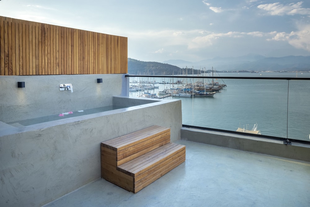 Harbour Suite 6/38