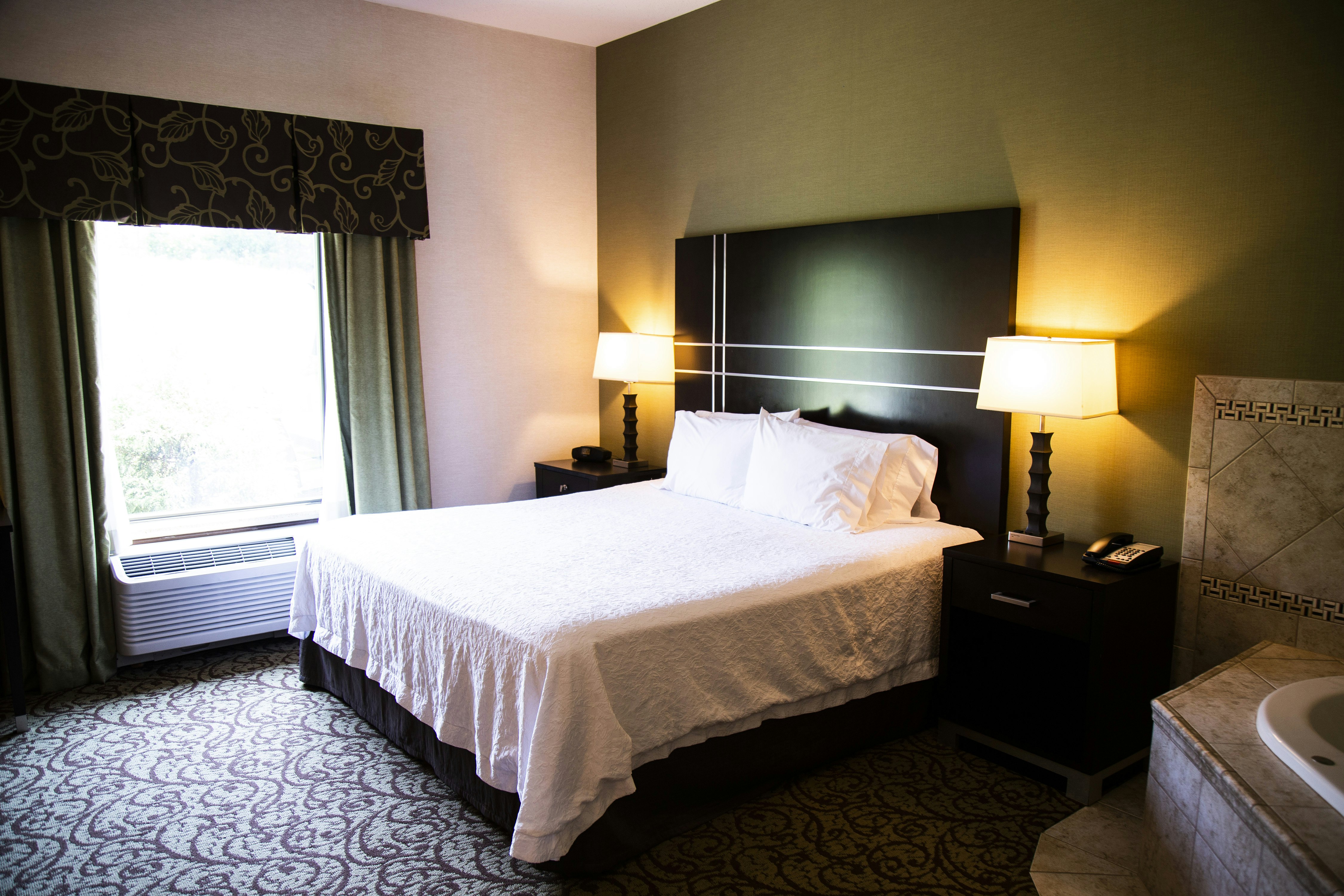 Hampton Inn and Suites Sharon 11/62