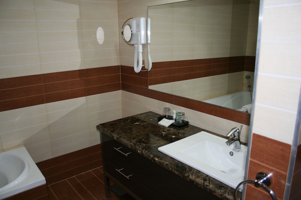Crossroads Hotel Blantyre 44/47
