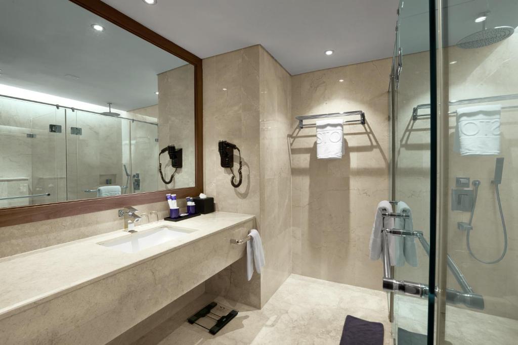 جناح جونيور، Aston Priority Simatupang Hotel and Conference Center 2/2