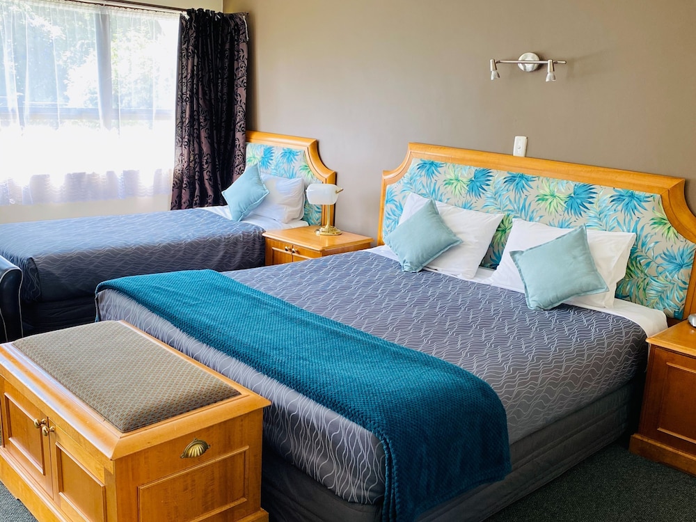 Pembrooke Motor Lodge, Whangarei 23/29