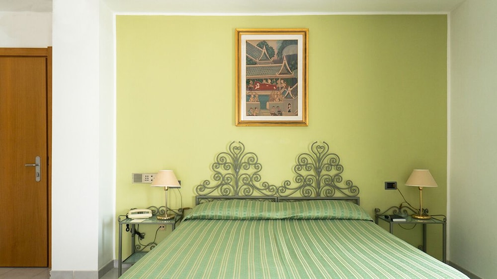 Degli Aranci 46/60