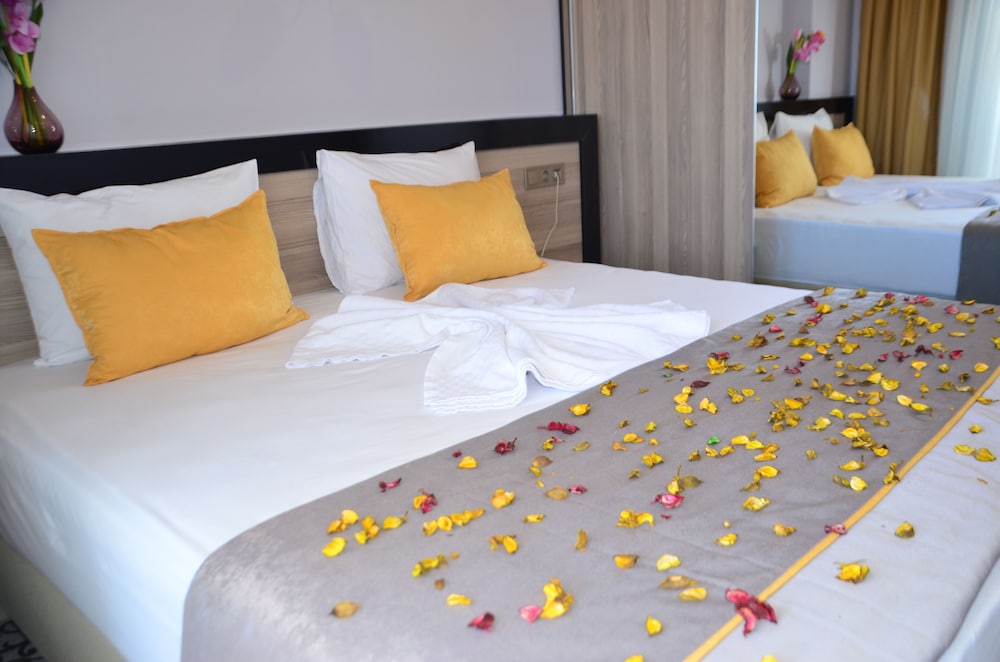 ECONOMY, TWIN BEDS