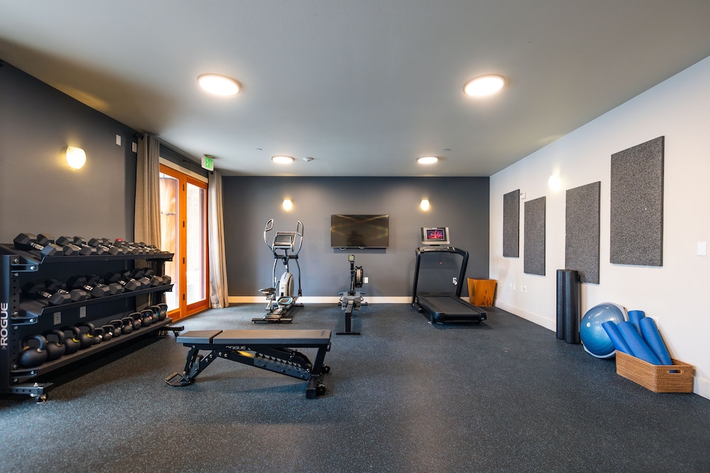 Gravity Haus Truckee-Tahoe 28/50