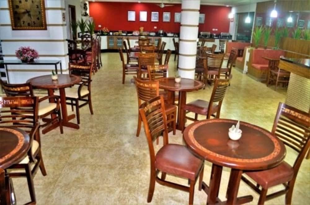 Summit Lago Hotel 38/62