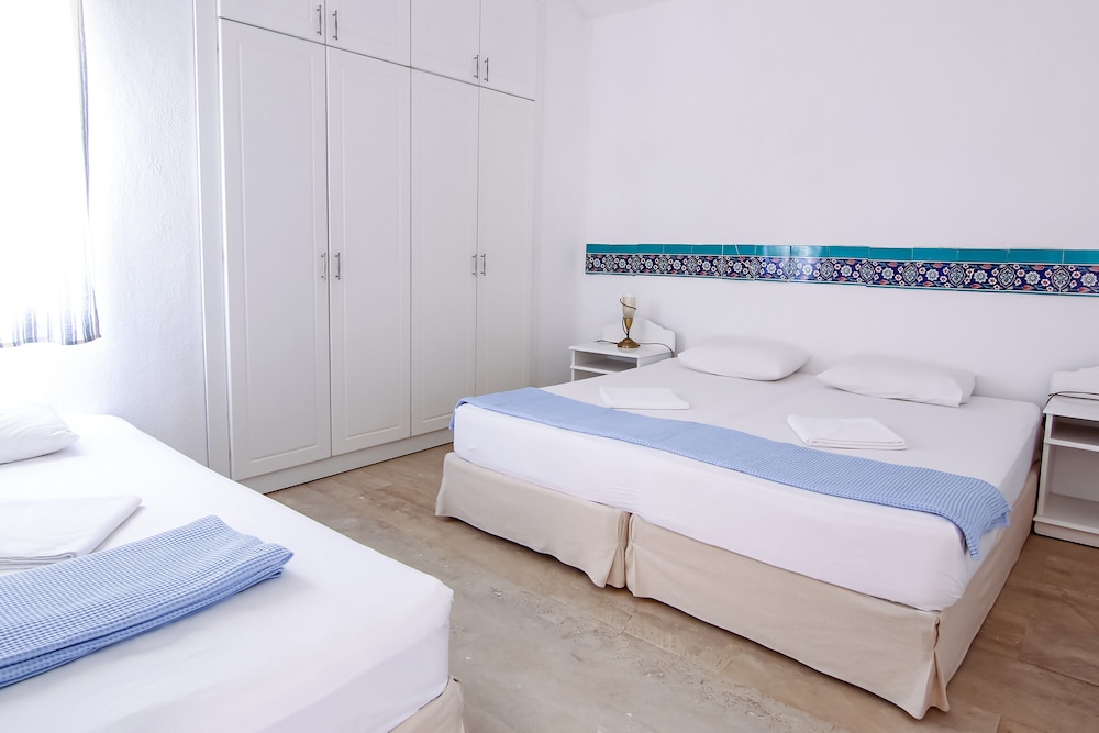 Marphe Hotel Suite and Villas 11/51