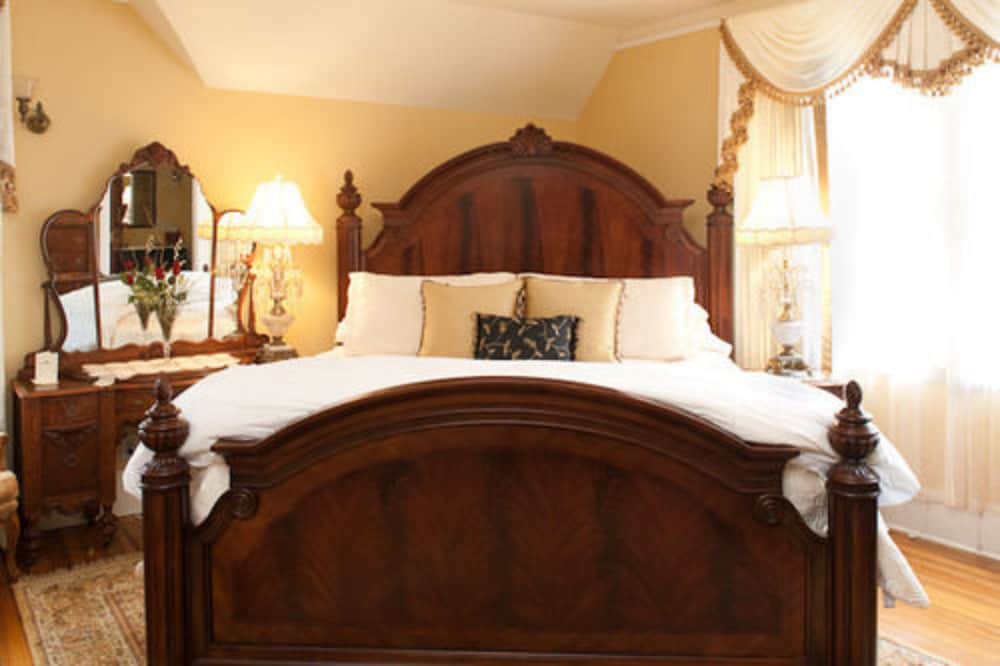 The Black Walnut B & B Inn 21/73