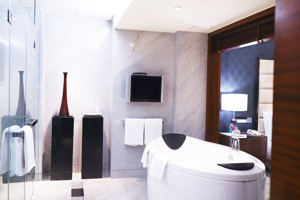 Crowne Plaza Gurgaon 28/82