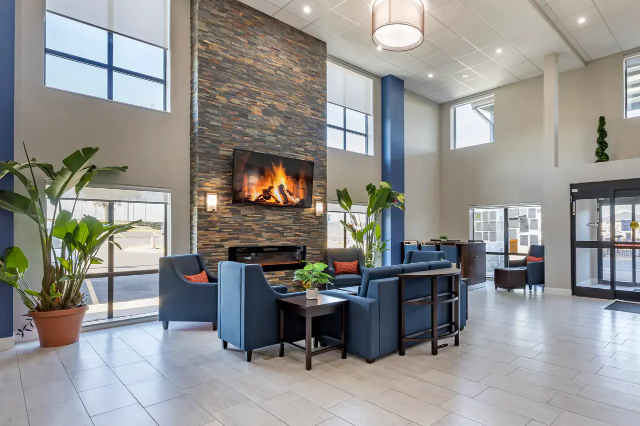 Comfort Suites St. Louis - Sunset Hills 6/7