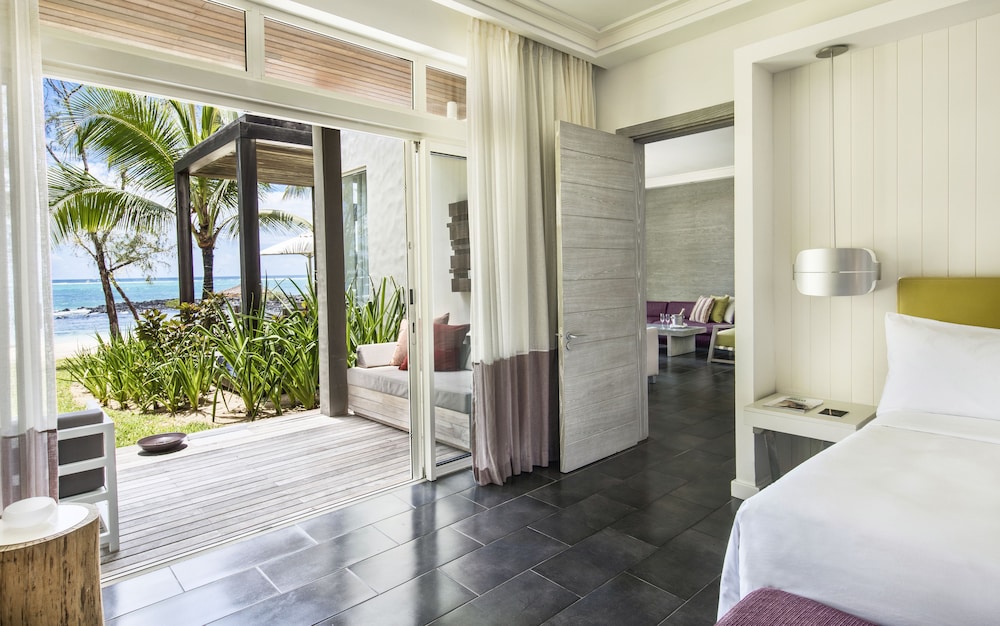 Long Beach, Suite, King Bed, Sofa