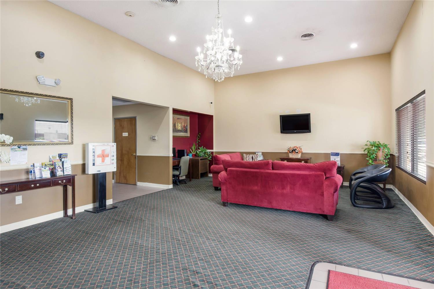 Econo Lodge Inn & Suites Knoxville East 15/25