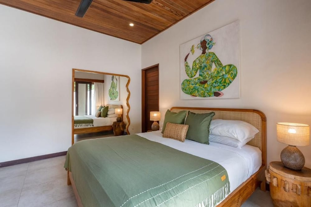 Castaway Resort 5/48