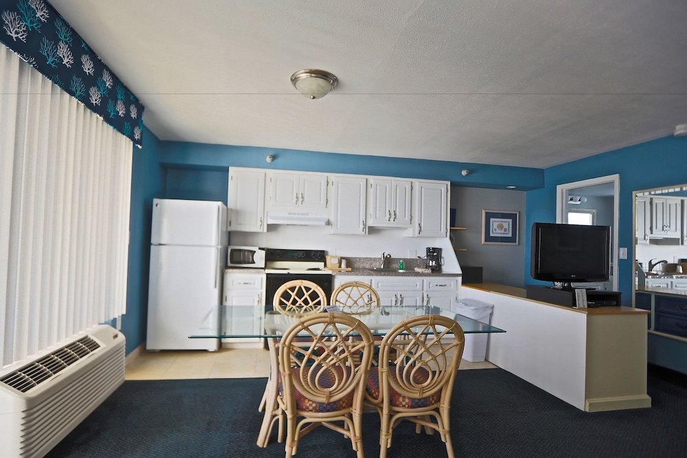 Shoreline Island Resort Exclusively Adult 7/50