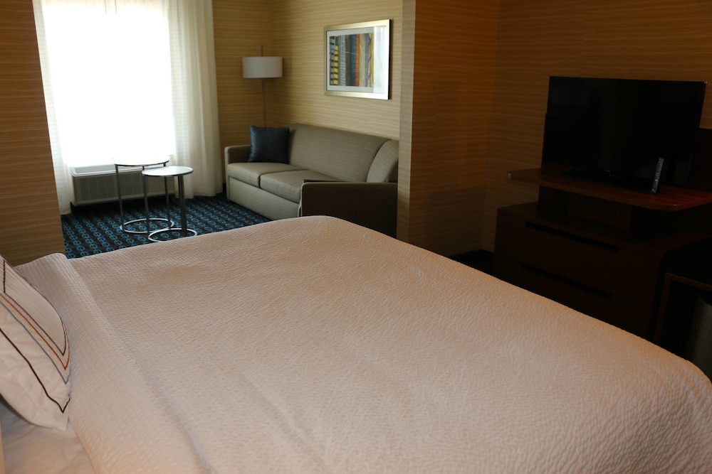 Fairfield Inn Suites By Marriott Bowling Green 10/33