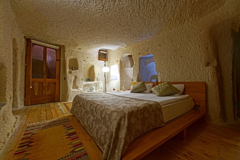 La Casa Cave 12/50